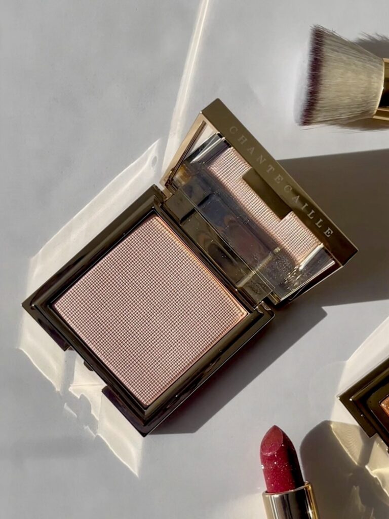 Chantecaille limited edition Radiant glow blur powder